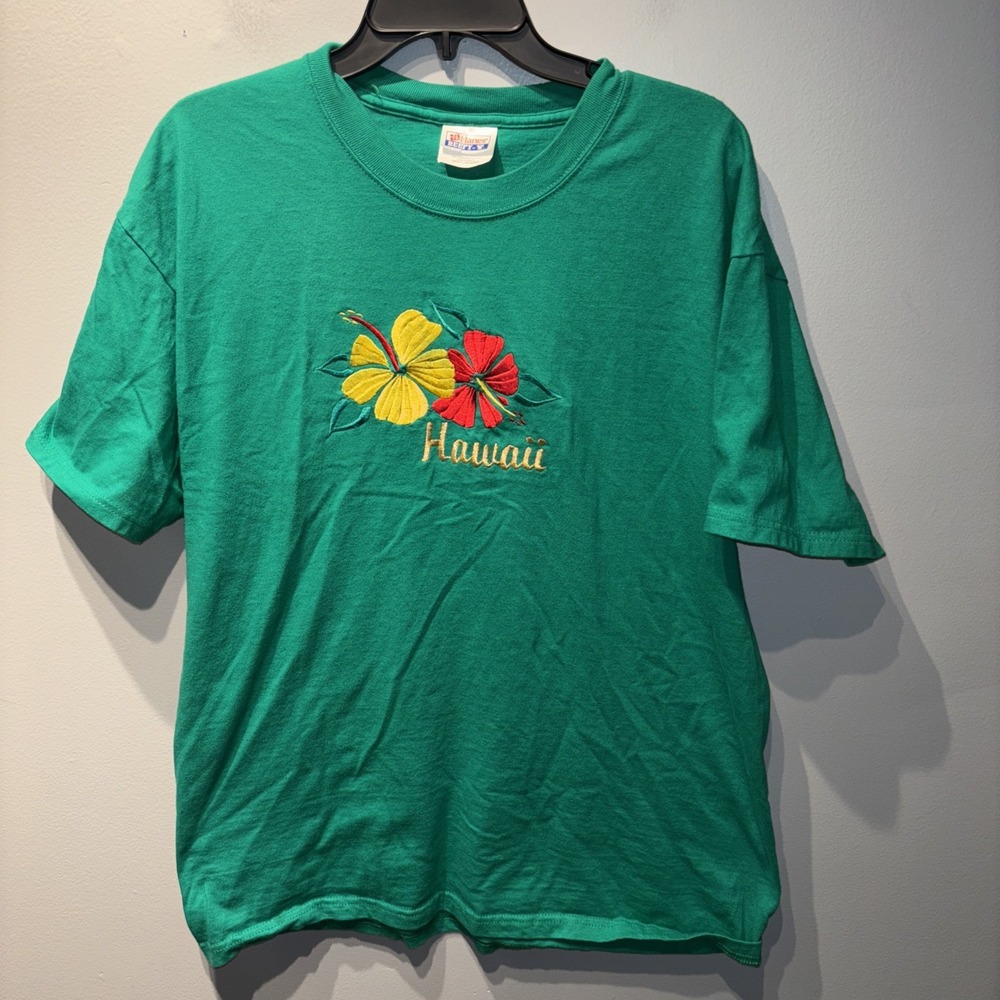 Hawaii Kelly Green Embroidered Flowers T-shirt Size Large Unisex